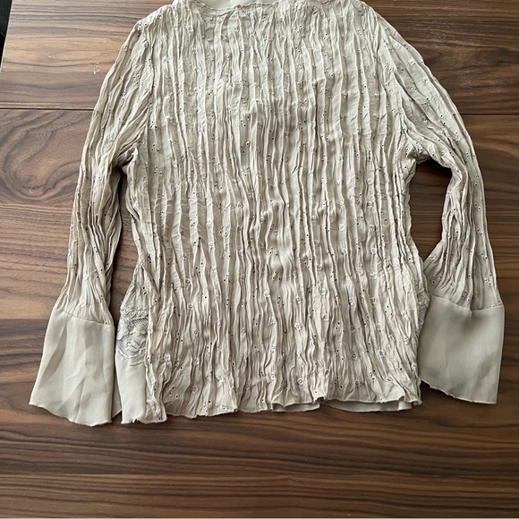 Sunny Taylor Cream Bell Sleeve Blouse with Tie Front - Picture 5 of 6
